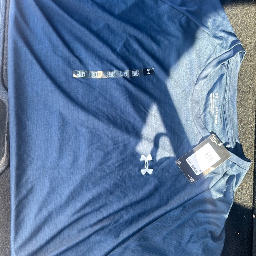 Navy 3XL under armour velocity tee